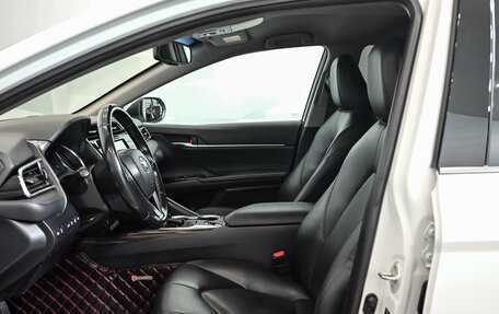 Toyota Camry, 2019 год, 3 250 000 рублей, 9 фотография