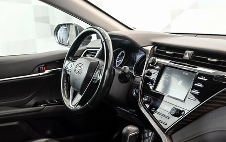 Toyota Camry, 2019 год, 3 250 000 рублей, 11 фотография