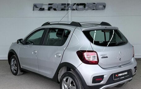 Renault Sandero II рестайлинг, 2016 год, 879 000 рублей, 2 фотография