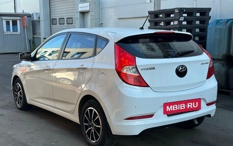 Hyundai Solaris II рестайлинг, 2015 год, 885 000 рублей, 4 фотография