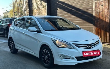 Hyundai Solaris II рестайлинг, 2015 год, 885 000 рублей, 2 фотография