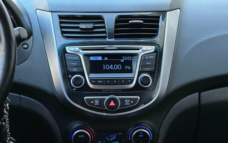 Hyundai Solaris II рестайлинг, 2015 год, 885 000 рублей, 11 фотография