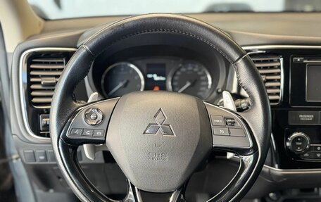 Mitsubishi Outlander III рестайлинг 3, 2016 год, 2 199 000 рублей, 16 фотография