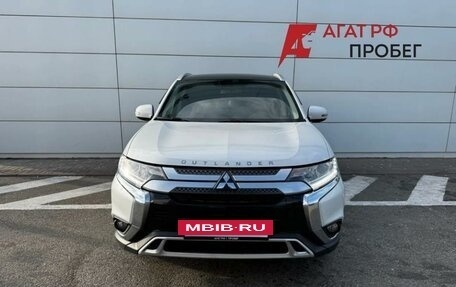 Mitsubishi Outlander III рестайлинг 3, 2020 год, 2 150 000 рублей, 2 фотография