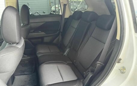 Mitsubishi Outlander III рестайлинг 3, 2020 год, 2 150 000 рублей, 16 фотография