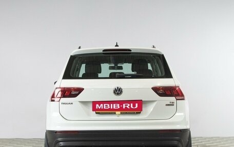 Volkswagen Tiguan II, 2017 год, 1 879 000 рублей, 6 фотография
