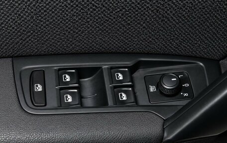 Volkswagen Tiguan II, 2017 год, 1 879 000 рублей, 16 фотография