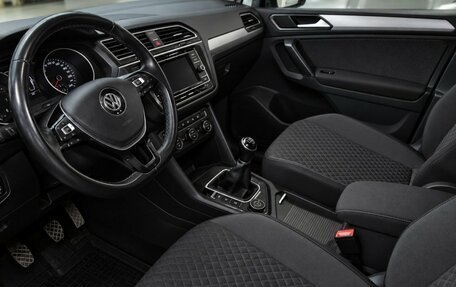 Volkswagen Tiguan II, 2017 год, 1 879 000 рублей, 12 фотография