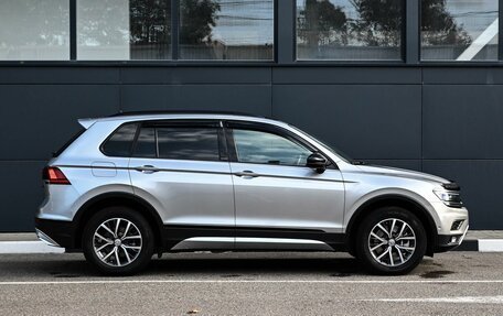 Volkswagen Tiguan II, 2018 год, 2 674 000 рублей, 5 фотография