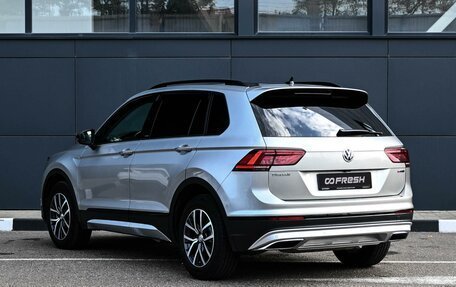 Volkswagen Tiguan II, 2018 год, 2 674 000 рублей, 2 фотография