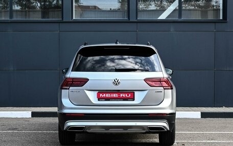 Volkswagen Tiguan II, 2018 год, 2 674 000 рублей, 4 фотография