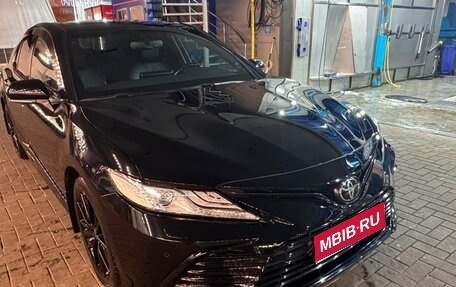 Toyota Camry, 2022 год, 3 200 000 рублей, 1 фотография