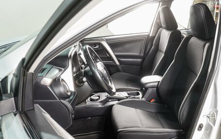Toyota RAV4, 2019 год, 2 399 000 рублей, 10 фотография