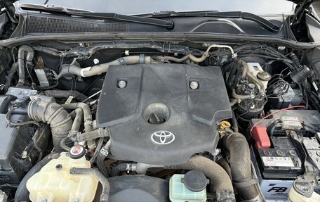 Toyota Hilux VIII, 2020 год, 4 500 000 рублей, 8 фотография