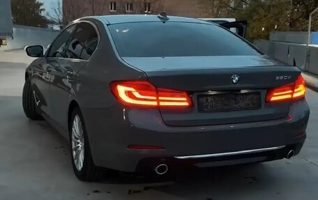 BMW 5 серия, 2019 год, 3 300 000 рублей, 2 фотография