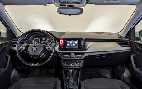 Skoda Rapid II, 2022 год, 1 825 000 рублей, 14 фотография