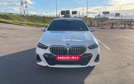 BMW 5 серия, 2023 год, 5 850 000 рублей, 2 фотография