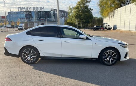 BMW 5 серия, 2023 год, 5 850 000 рублей, 5 фотография