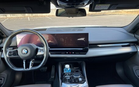 BMW 5 серия, 2023 год, 5 850 000 рублей, 10 фотография