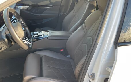 BMW 5 серия, 2023 год, 5 850 000 рублей, 12 фотография