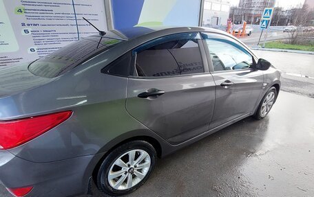 Hyundai Solaris II рестайлинг, 2015 год, 1 300 000 рублей, 4 фотография