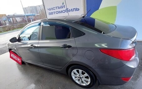 Hyundai Solaris II рестайлинг, 2015 год, 1 300 000 рублей, 3 фотография