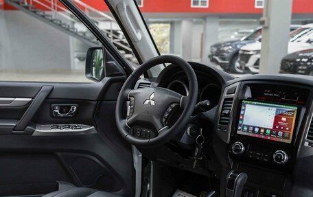 Mitsubishi Pajero IV, 2018 год, 2 990 000 рублей, 11 фотография