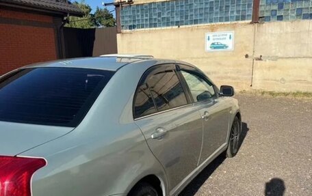 Toyota Avensis III рестайлинг, 2005 год, 690 000 рублей, 4 фотография
