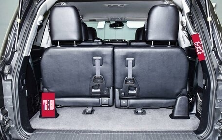 Toyota Land Cruiser 200, 2012 год, 3 999 000 рублей, 32 фотография