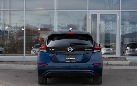 Nissan Leaf II, 2018 год, 1 601 000 рублей, 4 фотография