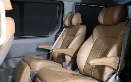 Hyundai Staria, 2021 год, 4 500 000 рублей, 17 фотография