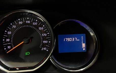 Renault Sandero II рестайлинг, 2016 год, 800 000 рублей, 19 фотография