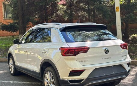 Volkswagen T-Roc I, 2022 год, 1 700 000 рублей, 5 фотография