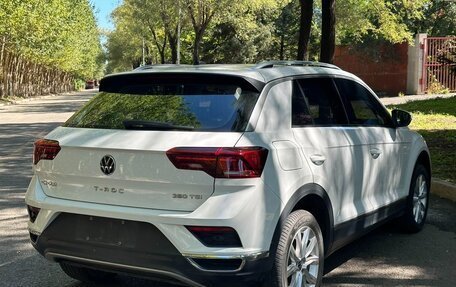 Volkswagen T-Roc I, 2022 год, 1 700 000 рублей, 3 фотография