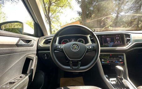 Volkswagen T-Roc I, 2022 год, 1 700 000 рублей, 10 фотография