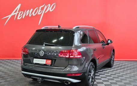 Volkswagen Touareg III, 2011 год, 1 550 000 рублей, 5 фотография