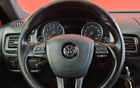 Volkswagen Touareg III, 2011 год, 1 550 000 рублей, 11 фотография