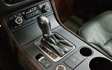 Volkswagen Touareg III, 2011 год, 1 550 000 рублей, 15 фотография