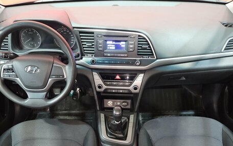 Hyundai Elantra VI рестайлинг, 2016 год, 1 270 000 рублей, 9 фотография