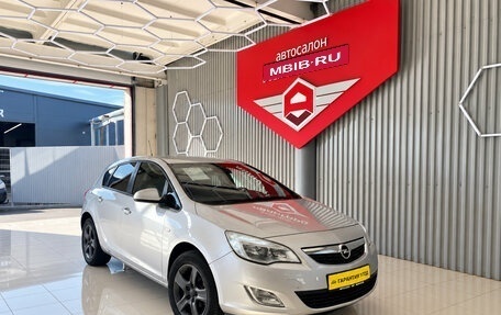Opel Astra J, 2012 год, 650 000 рублей, 2 фотография