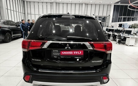 Mitsubishi Outlander III рестайлинг 3, 2015 год, 2 220 000 рублей, 7 фотография