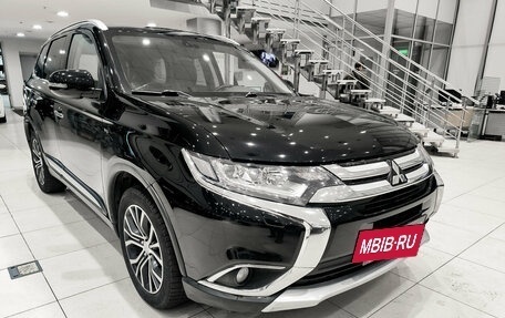 Mitsubishi Outlander III рестайлинг 3, 2015 год, 2 220 000 рублей, 3 фотография