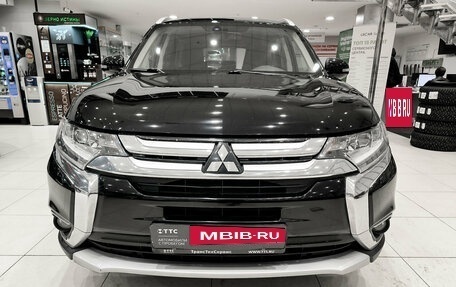 Mitsubishi Outlander III рестайлинг 3, 2015 год, 2 220 000 рублей, 2 фотография