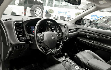 Mitsubishi Outlander III рестайлинг 3, 2015 год, 2 220 000 рублей, 20 фотография