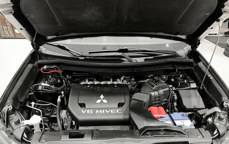 Mitsubishi Outlander III рестайлинг 3, 2015 год, 2 220 000 рублей, 11 фотография