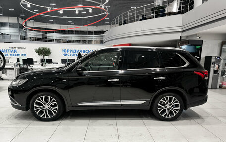 Mitsubishi Outlander III рестайлинг 3, 2015 год, 2 220 000 рублей, 10 фотография