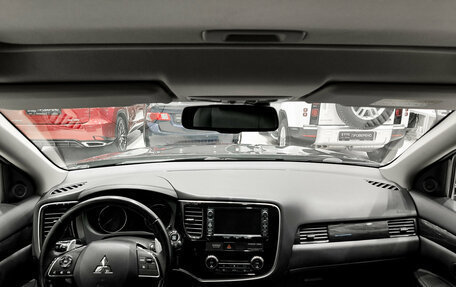 Mitsubishi Outlander III рестайлинг 3, 2015 год, 2 220 000 рублей, 17 фотография