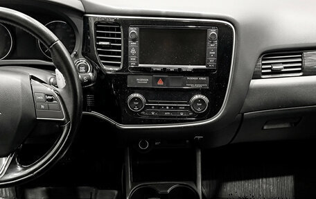 Mitsubishi Outlander III рестайлинг 3, 2015 год, 2 220 000 рублей, 18 фотография