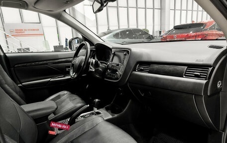 Mitsubishi Outlander III рестайлинг 3, 2015 год, 2 220 000 рублей, 13 фотография