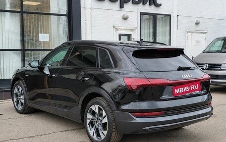 Audi e-tron I, 2020 год, 3 940 000 рублей, 5 фотография
